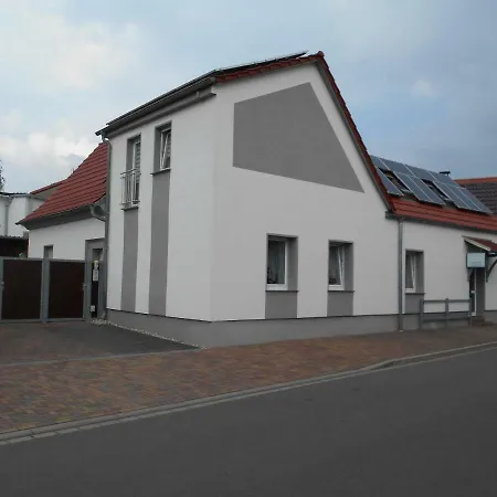 Ferienapartment-monteurwohnung-muldestausee Apartamento *